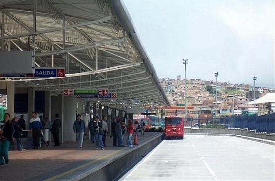 Joven recibió brutal golpiza en Transmilenio por portar una camiseta de Millonarios: “Deberíamos ser más tolerantes”