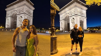 Dos imágenes de una pareja frente al Arco del Triunfo en París de noche. El hombre en camiseta blanca y la mujer en vestido verde. Luego, ambos en ropa oscura.