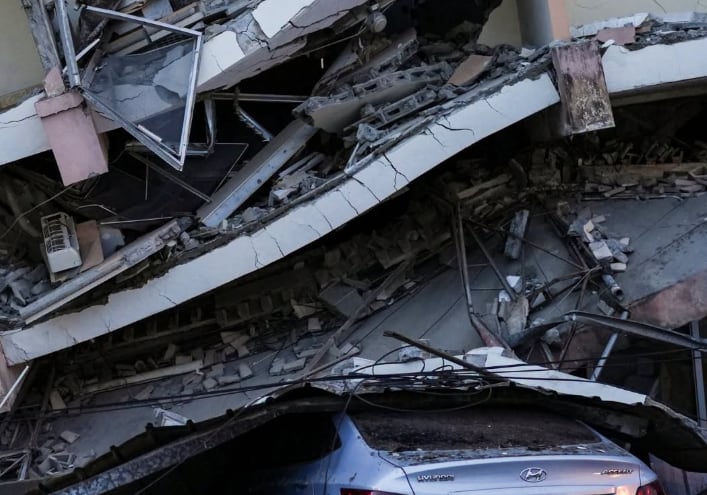 Las autoridades mantienen inspecciones de viviendas, puentes, hospitales y centros educativos para determinar las condiciones de seguridad y las necesidades de reconstrucción. (Cortesía: Telemundo).