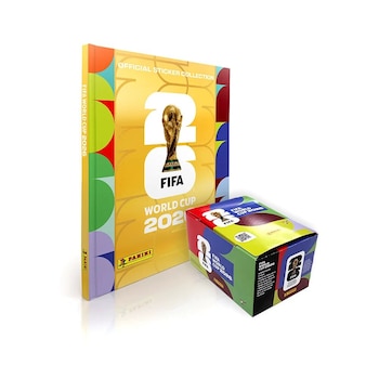 Un álbum de cromos 'FIFA World Cup 2026 Official Sticker Collection' y una caja de paquetones de figuritas Panini sobre fondo blanco
