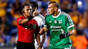Esta podría ser la sanción para Nahuel Guzmán luego de ser expulsado por empujar al árbitro
