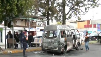 Unidad del transporte público quemada