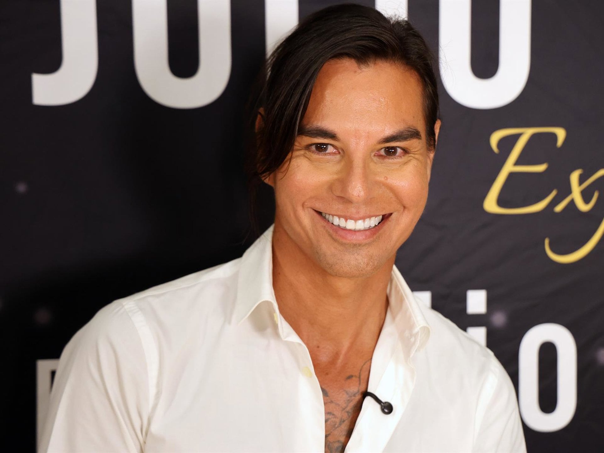 15/09/2026 Julio José Iglesias cuenta cómo afronta su padre la polémica por sus extrabajadoras.
Julio José Iglesias ha hablado sobre el estado en el que se encuentra su padre, Julio Iglesias, después de la polémica que ha rodeado al cantante durante los últimos meses a raíz de las acusaciones de dos antiguas trabajadoras de su servicio doméstico. En plena promoción de su espectáculo 'Julio Iglesias Experience', el artista ha asegurado que toda la familia permanece unida y que su padre está tranquilo ante la situación.
EUROPA ESPAÑA SOCIEDAD