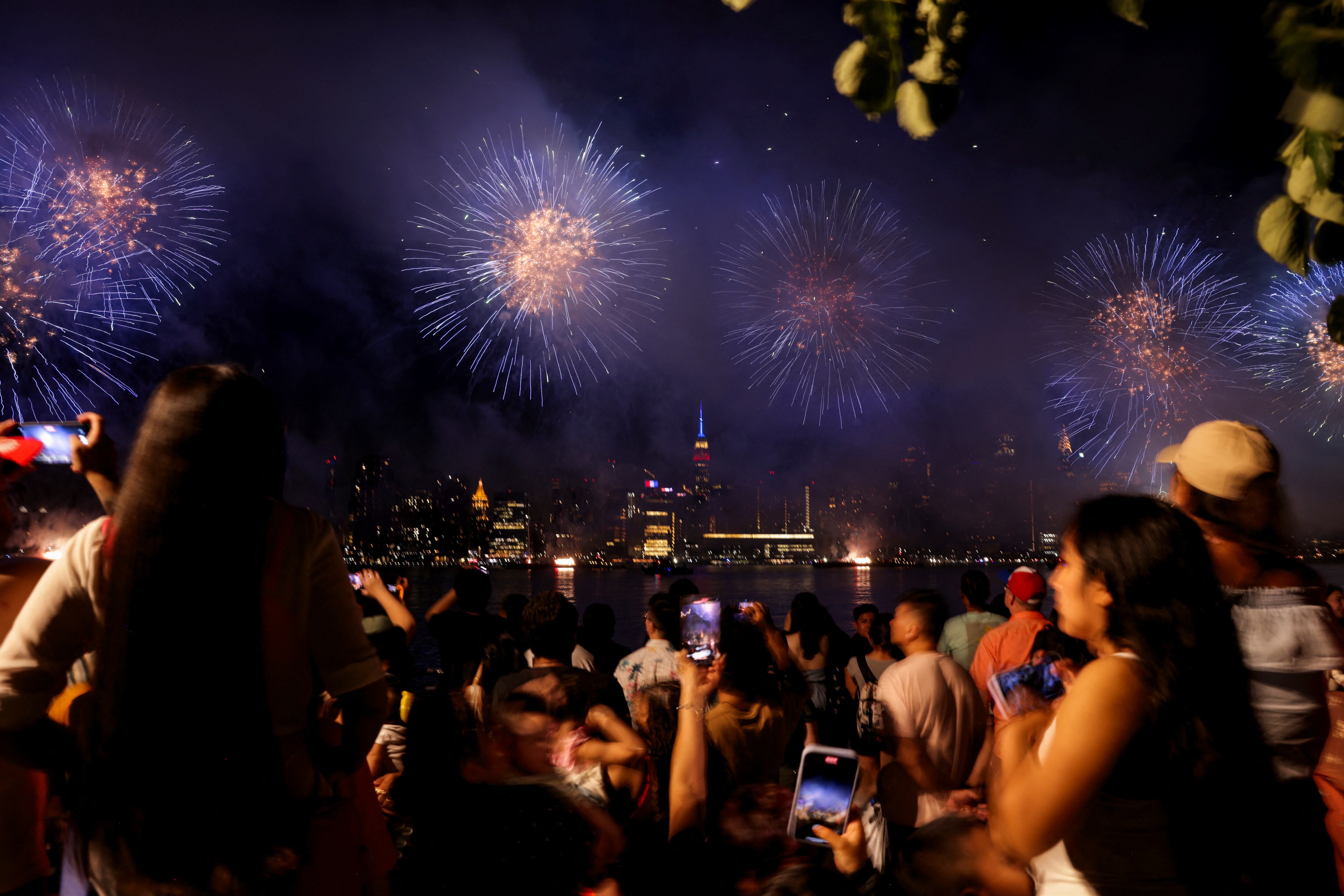En otras regiones de California, como San Francisco, las celebraciones del 4 de julio continúan sin alteraciones. (REUTERS/Jeenah Moon)