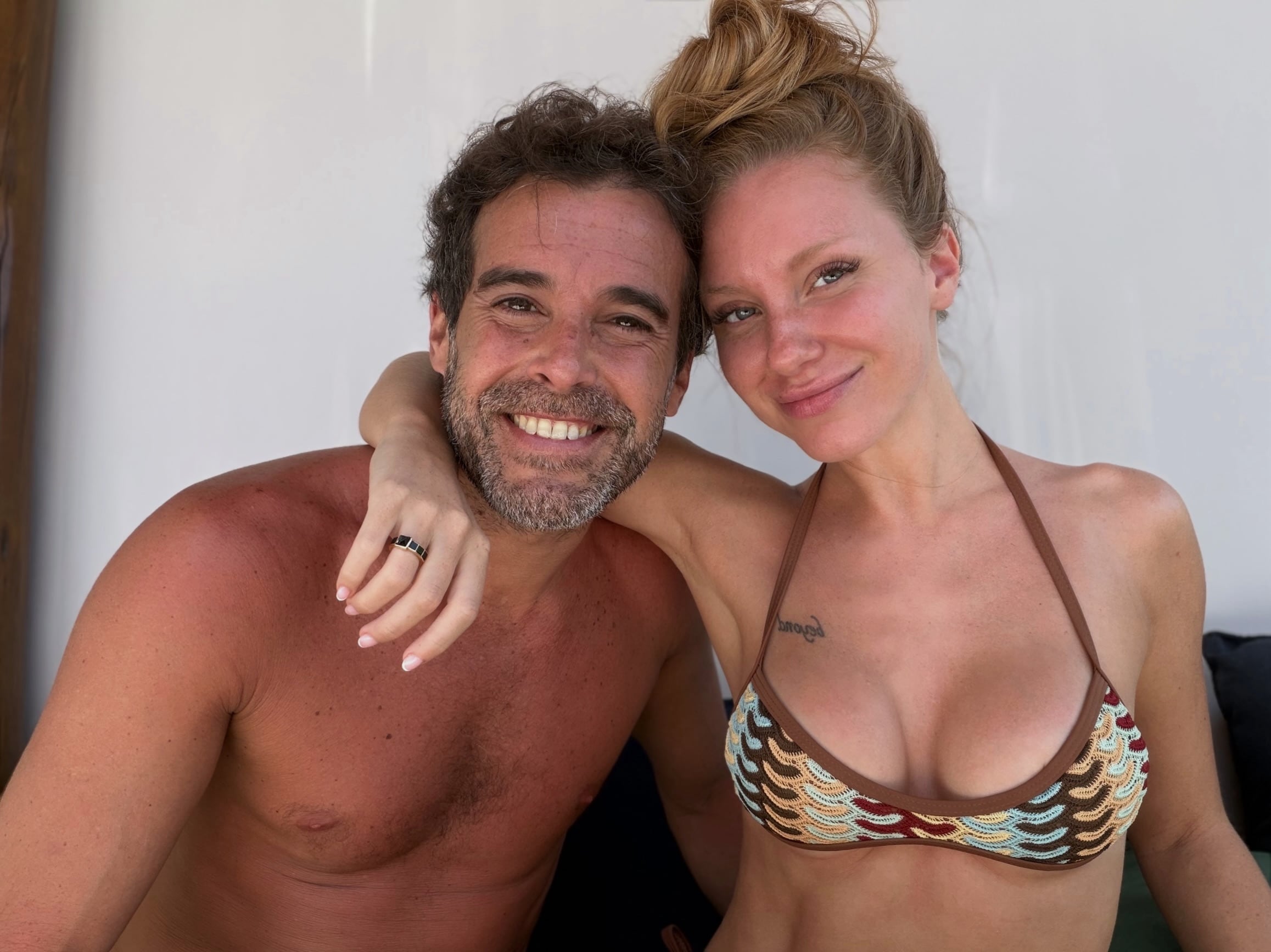Nicolás Cabré y Rocío Pardo más enamorados que nunca en su escapada romántica a Brasil