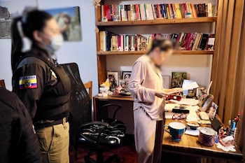 El momento del allanamiento a