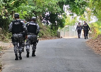 La Policía de Inteligencia e Investigaciones procesó la escena en San Alejo y mantiene operativos en La Unión Sur por el crimen ocurrido el lunes. (Foto cortesía Policía Nacional Civil)