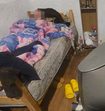 Así fueron encontrados por la policía una veintena de ancianos en un geriátrico (Telemundo/Canal 12)