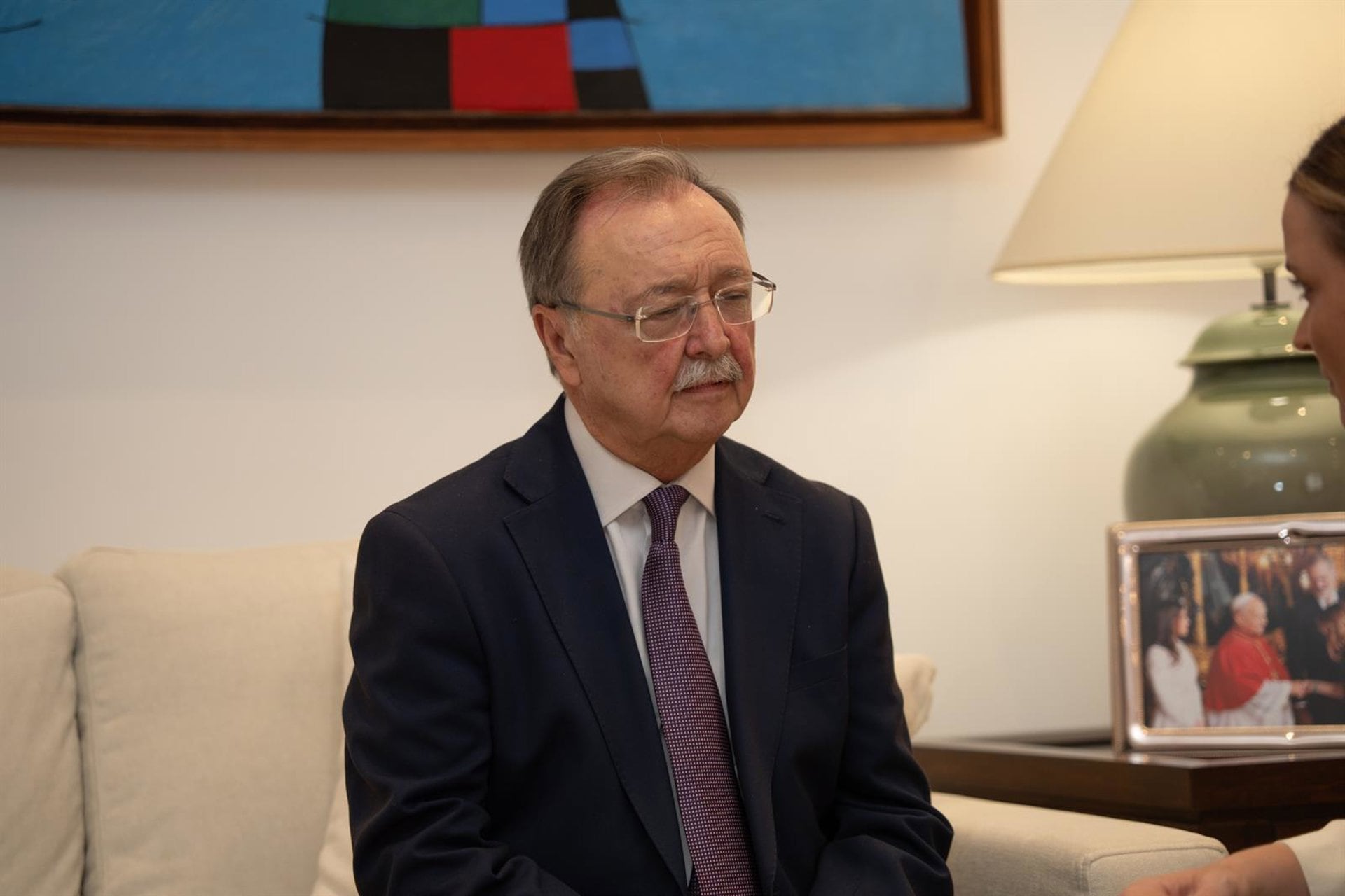 06/08/2026 El presidente de Ceuta, Juan Jesús Vivas, durante una reunión con la presidenta del Gobierno de las Islas Baleares, en el Consolat de Mar, a 6 de agosto de 2026, en Palma, Islas Baleares (España). La reunión tiene lugar apenas una semana después de la crisis migratoria sin precedentes registrada en la frontera entre Ceuta y Marruecos en la cual unos 72.000 migrantes cruzaron la frontera provocando una grave emergencia sanitaria.
POLITICA
Javier Fernández - Europa Press