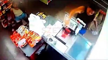 un hombre se enojó con una vendedora por aumentar el precio de las galletitas