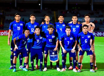 l combinado salvadoreño necesita vencer por tres tantos en su último juego y además depender de una caída de Cuba por ese mismo margen frente a Estados Unidos. (Cortesía: La Selecta_SLV)