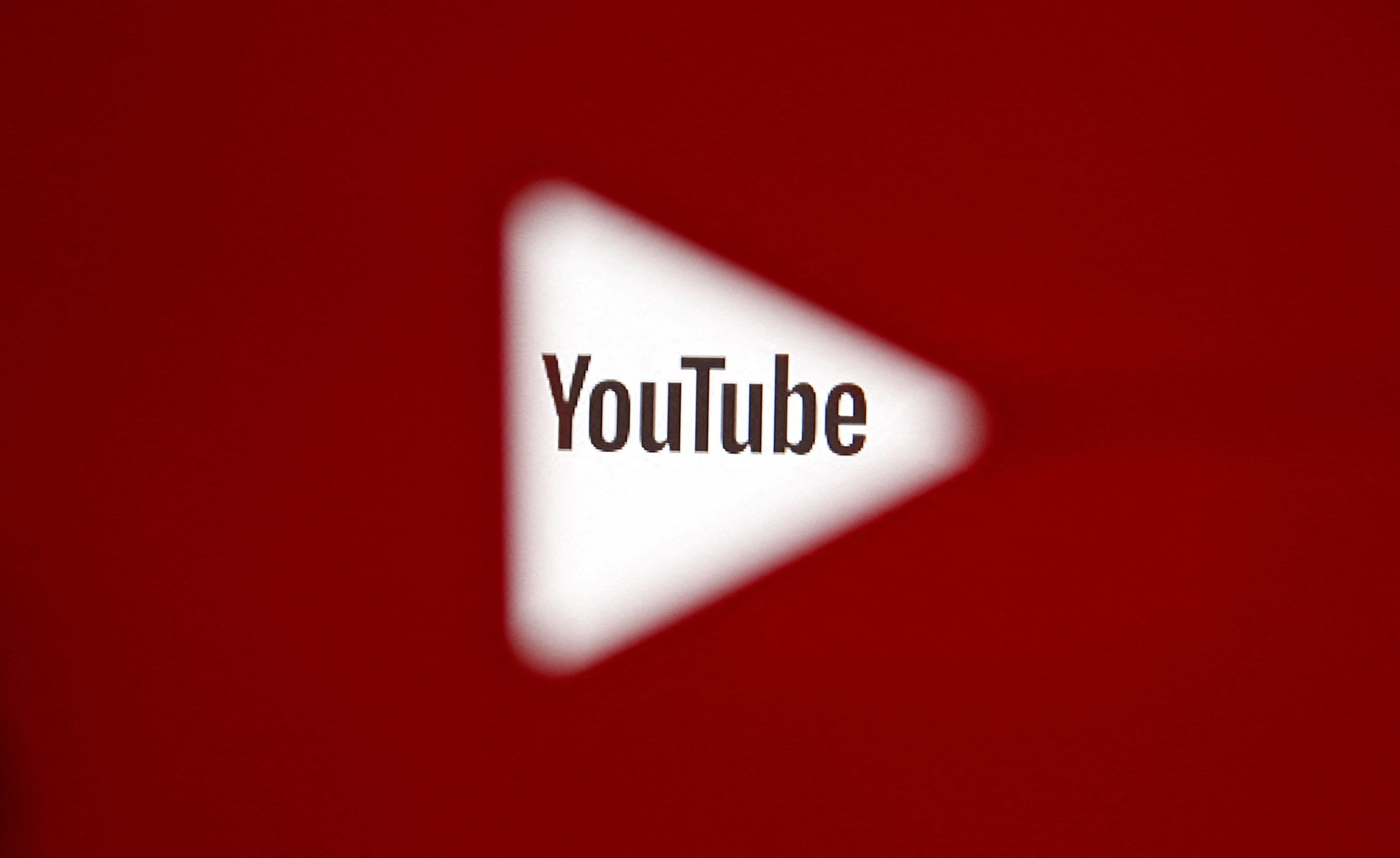 YouTube utiliza Google AdSense para procesar los pagos a los creadores. REUTERS/Dado Ruvic