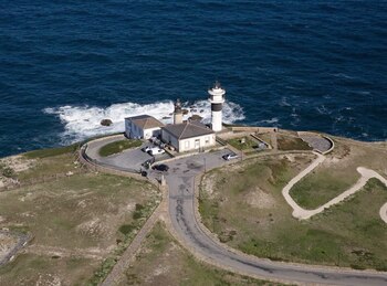 Faro de Punta Atalaia. (Turismo