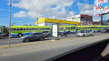 La Cámara de Transportistas Urbanos de Guatemala inicia marcha para exigir ajuste tarifario