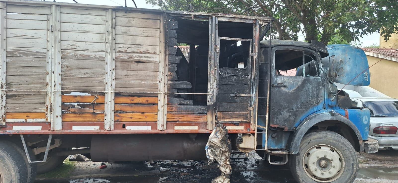 El incendio de un camión en Ordoñez, Córdoba, provocó la muerte de un niño de 4 años que jugaba en la caja trasera