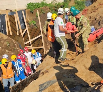 Dos trabajadores de la construcción murieron en El Salvador en el transcurso de pocas horas, en dos accidentes laborales separados que pusieron en evidencia una crisis de seguridad que ya acumula 17 vidas cobradas en lo que va de 2026. Foto cortesía Ministerio de Trabajo.