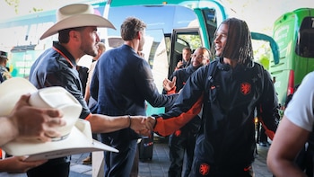 Con sombreros, Samuel García recibe a la Selección de Países Bajos en Monterrey para los 16vos