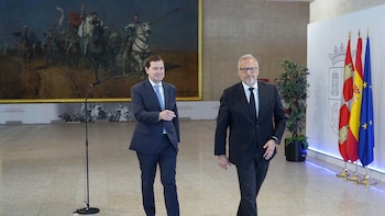 Así es el acuerdo de gobierno que presidirá Mañueco en Castilla y León: incluye la prioridad nacional y un vicepresidente para Vox