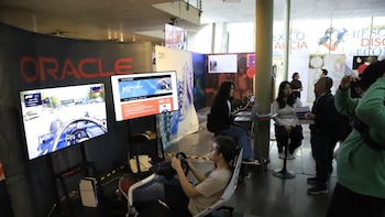 Gobierno de México y 17 empresas globales se unen para capacitar gratis a jóvenes en IA y garantizarles empleo