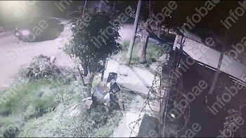 Triple crimen en Monte Grande: el video que muestra la salida del auto del femicida antes de que se hallaran los cuerpos