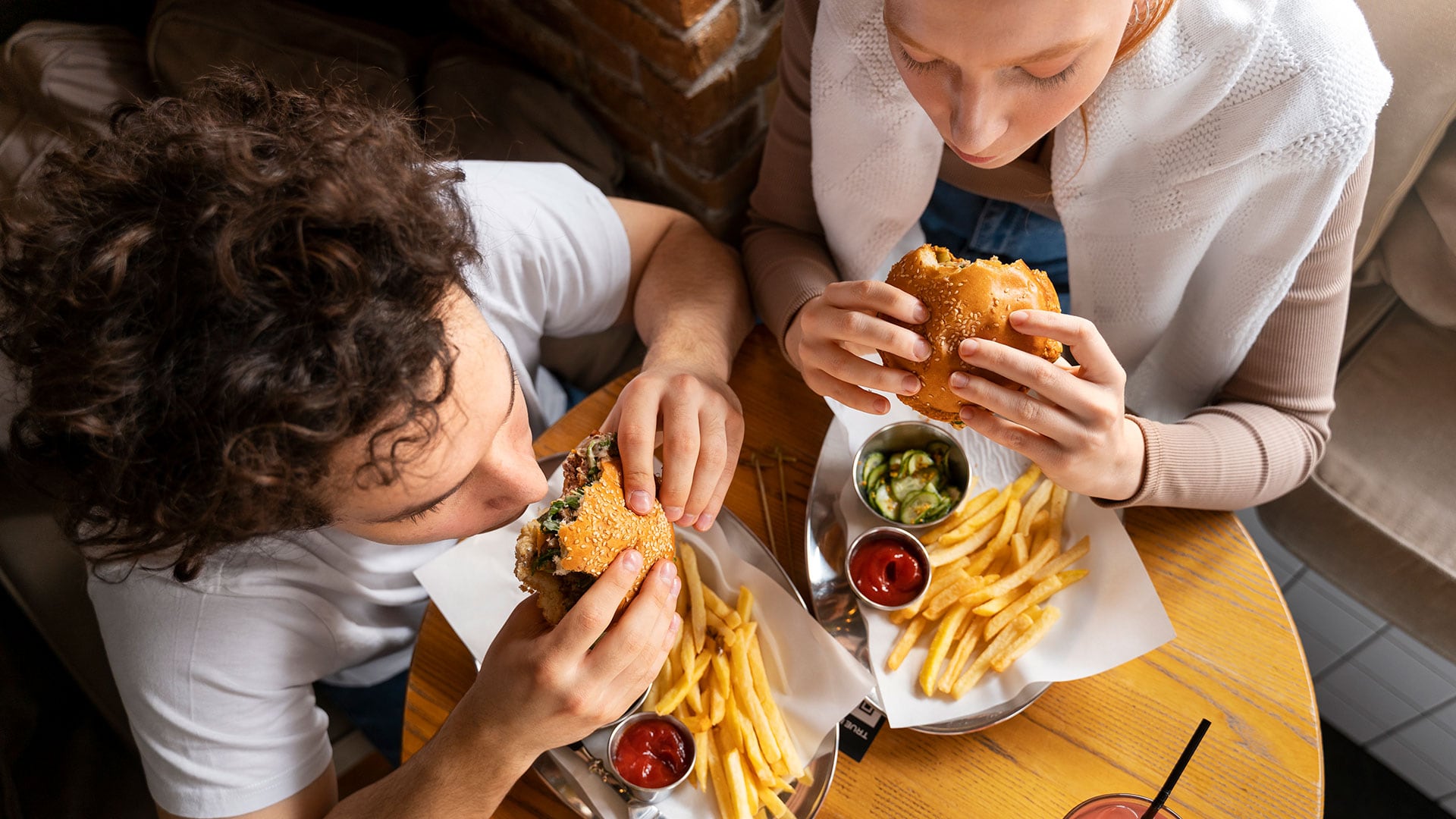 La evidencia científica reciente advierte sobre los riesgos de los conservantes en productos alimentarios industrializados (Freepik)