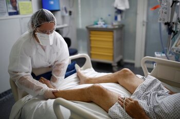 Un miembro del personal médico