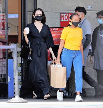 Día de compras. Angelina Jolie