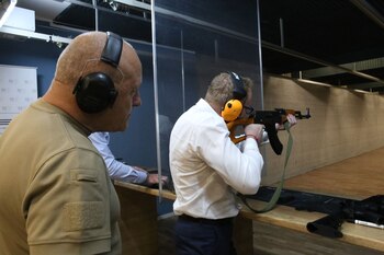 El instructor de tiro Krzysztof