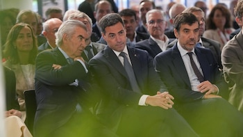 Pradales pide a Sánchez dar la cara ante "el reguero de imputaciones" porque se está en riesgo de descomposición