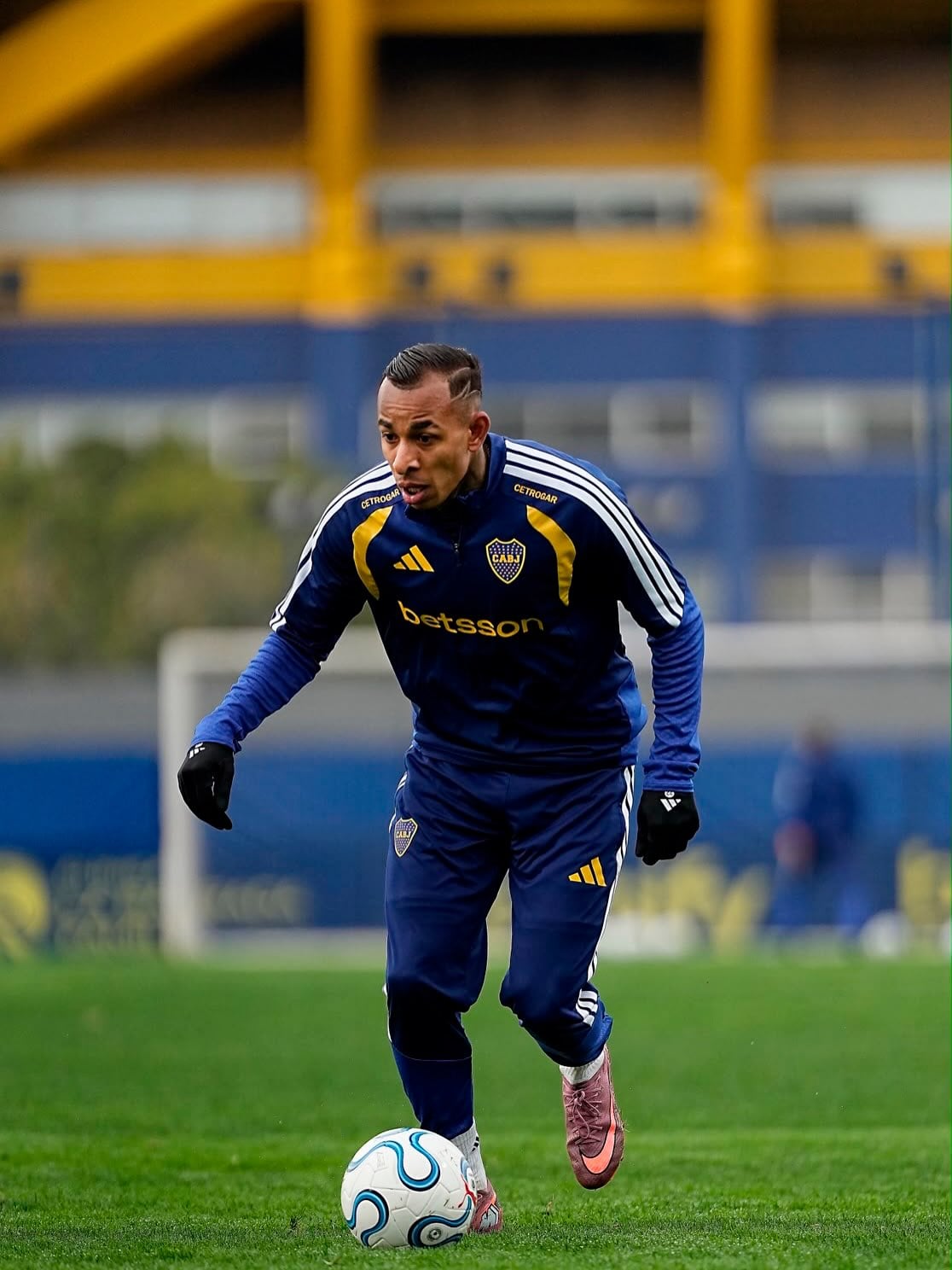 Sebastián Villa retornó a Boca Juniors tras su estadía en Independiente Rivadavia de Mendoza
