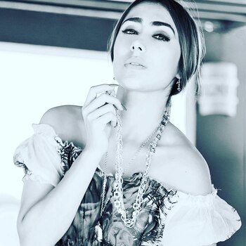 Combinaba su faceta de modelo