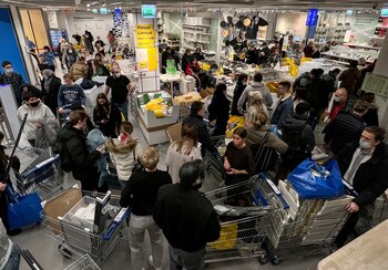 FILE PHOTO: Customers queue in IKEA store, in Moscow, Russia, March 3, 2022. REUTERS/Staff/File Photo