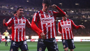 Hormiga González al Olympiacos: esta sería la competencia del delantero mexicano en el equipo griego