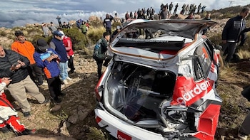 Impactante accidente en el Rally Sudamericano: un auto perdió el control y volcó contra el público en Córdoba