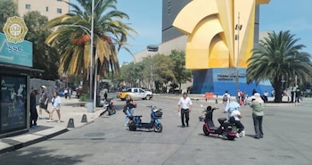Permanece bloqueada la circulación en ambos sentidos de Avenida Paseo de la Reforma (X@OVIALCDMX)