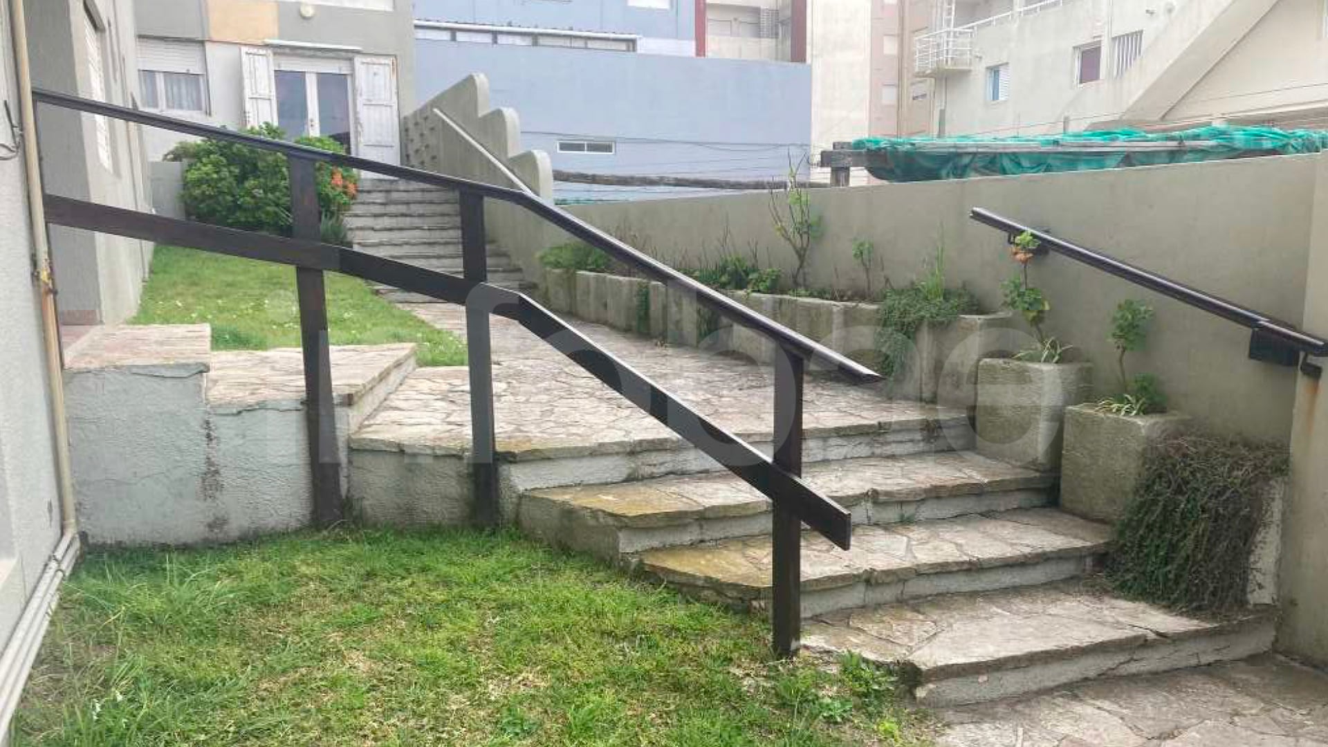 Un juzgado de Dolores ordenó al consorcio realizar obras de accesibilidad para garantizar el acceso de una residente que usa silla de ruedas a su departamento. (Poder Judicial)