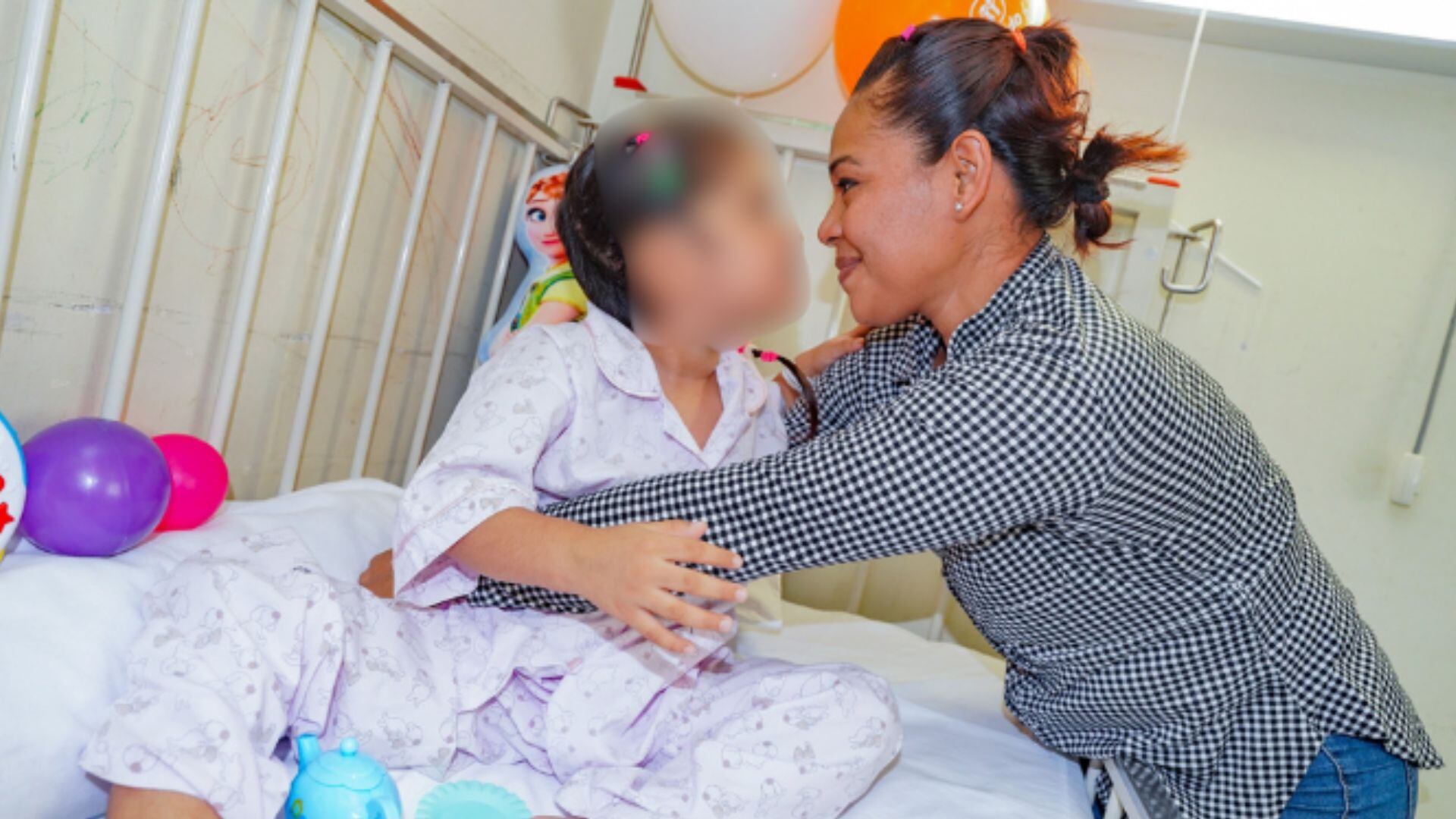 Tres cirugías y un procedimiento endovascular salvan a niña con malformación rara - Créditos: INSNSB.