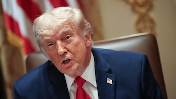 Trump carga contra los que critican su postura en las negociaciones con Irán por "dificultar" su trabajo