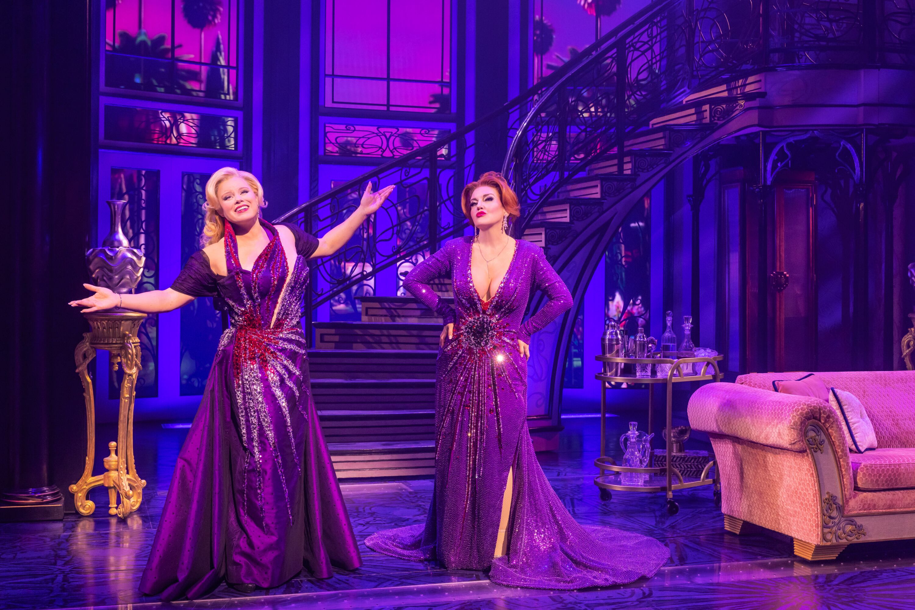 Megan Hilty, izquierda, y Jennifer Simard durante una función de