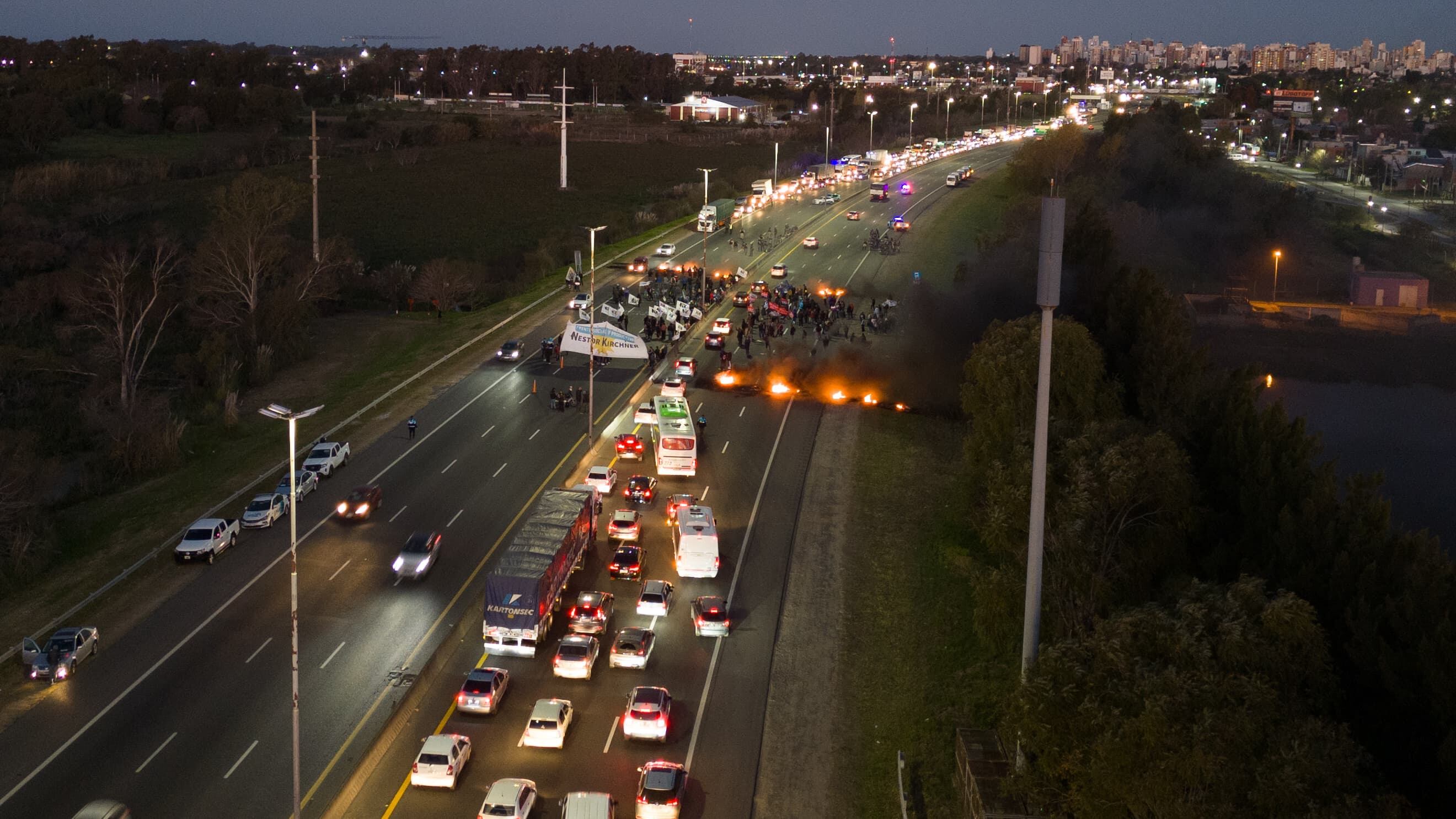 Una de las protestas en los principales accesos a la Capital Federal (Jaime Olivos)