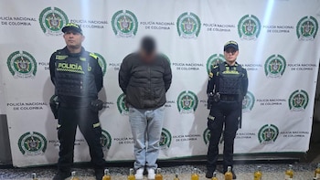Fueron decomisadas 48 botellas de licor adulterado en el sur de Bogotá: una persona fue capturada