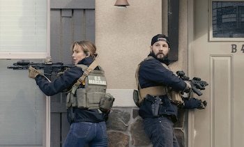 Logan Marshall-Green y Arielle Kebbel están confirmados para la nueva temporada de Marshals. (Captura de video)