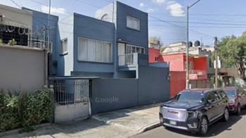 El domicilio donde fueron localizados los cuerpos está marcado con el número 146. Crédito: Google Maps