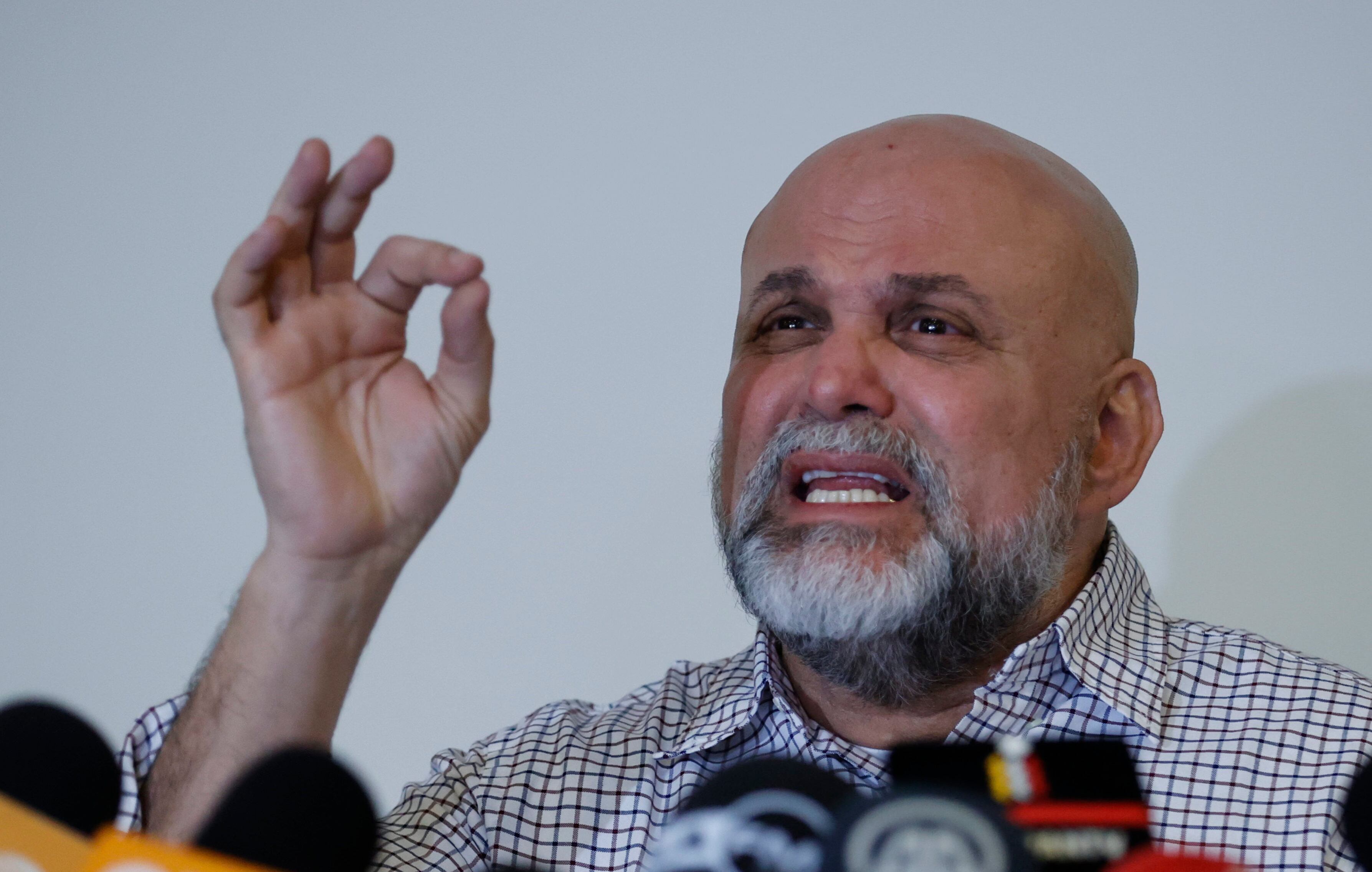 Mancuso hizo parte de la delegación de las AUC que firmó la paz con el Gobierno Uribe - crédito EFE/ Mauricio Dueñas Castañeda