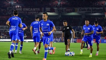 El Salvador prepara su camino