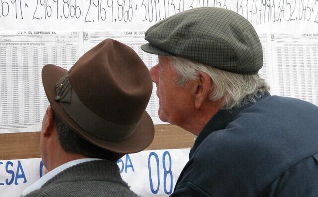 Nuevo sistema de pensiones en Colombia que promueve Petro podría generar problemas a quienes reciben dinero de los bancos