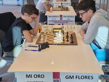 La partida entre Faustino Oro y Diego Flores