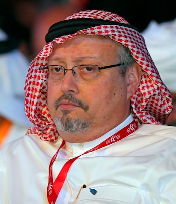 Veinte saudíes, entre ellos dos ex asesores del príncipe heredero Mohamed bin Salman, serán juzgados a partir de este viernes en ausencia por la desaparición y muerte en octubre de 2018 del periodista Jamal Khashoggi en el primer juicio en Turquía sobre este caso. EFE/ Ali Haider/Archivo