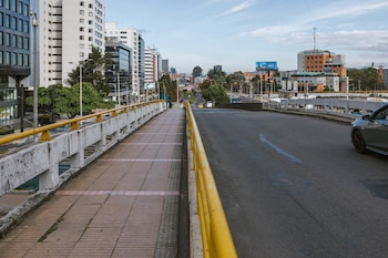 Los trabajos de demolición en la carrera Séptima se realizarán de noche, entre las 10:00 p. m. y las 4:00 a. m., con cierre parcial y un carril habilitado por sentido - crédito Secretaría Movilidad