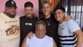 El jugador junto a su